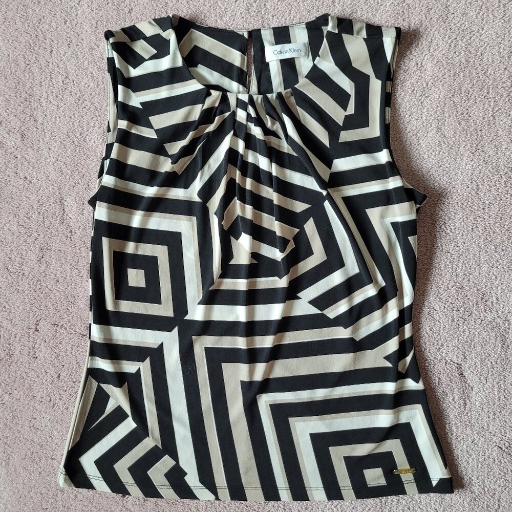 Calvin Klein Black Beige White Pleated Front Sleeveless Top Blouse Size Small
